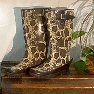 Sperry waterproof rubber boot